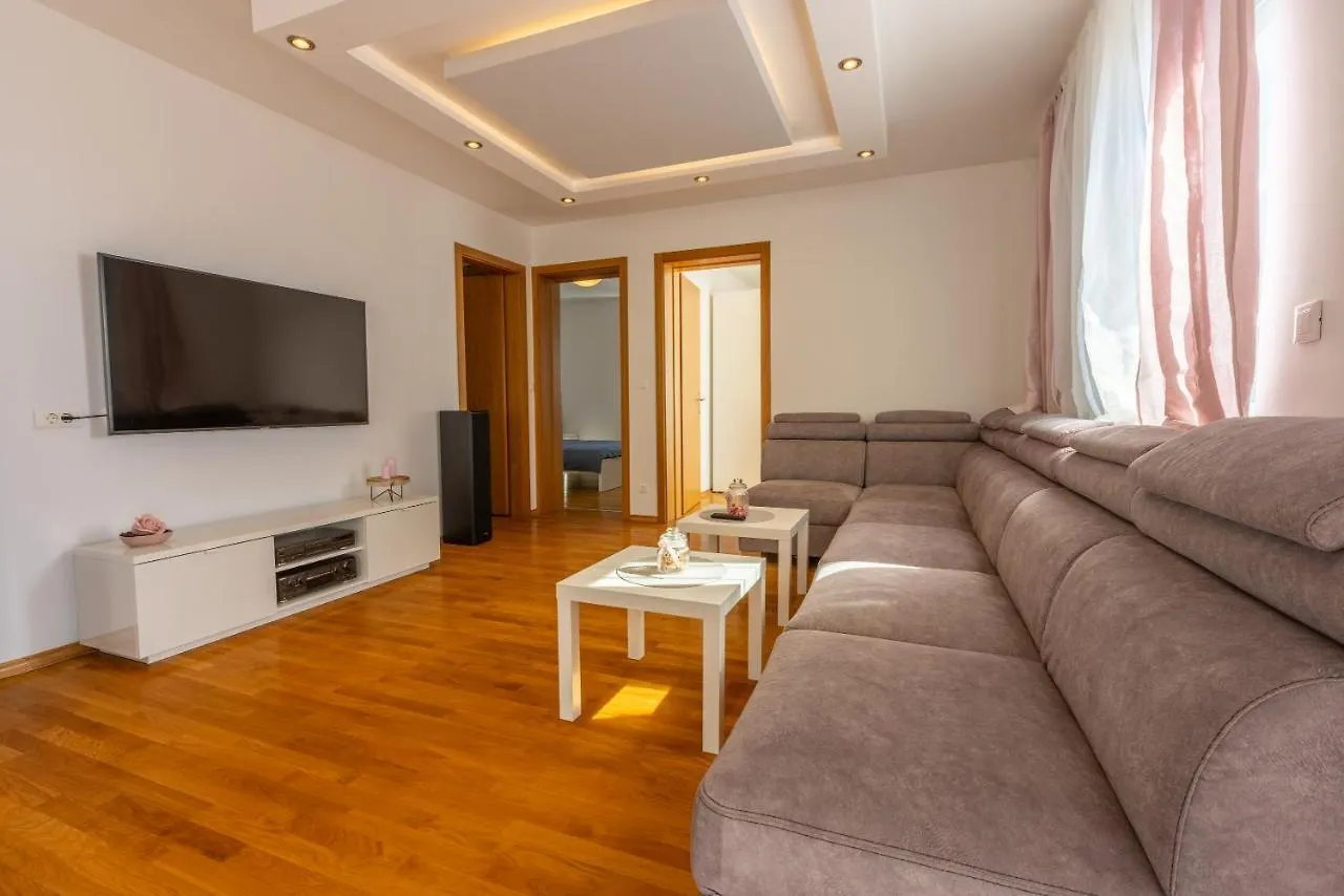 Mateo Apartment Crikvenica 0*,  Croatia